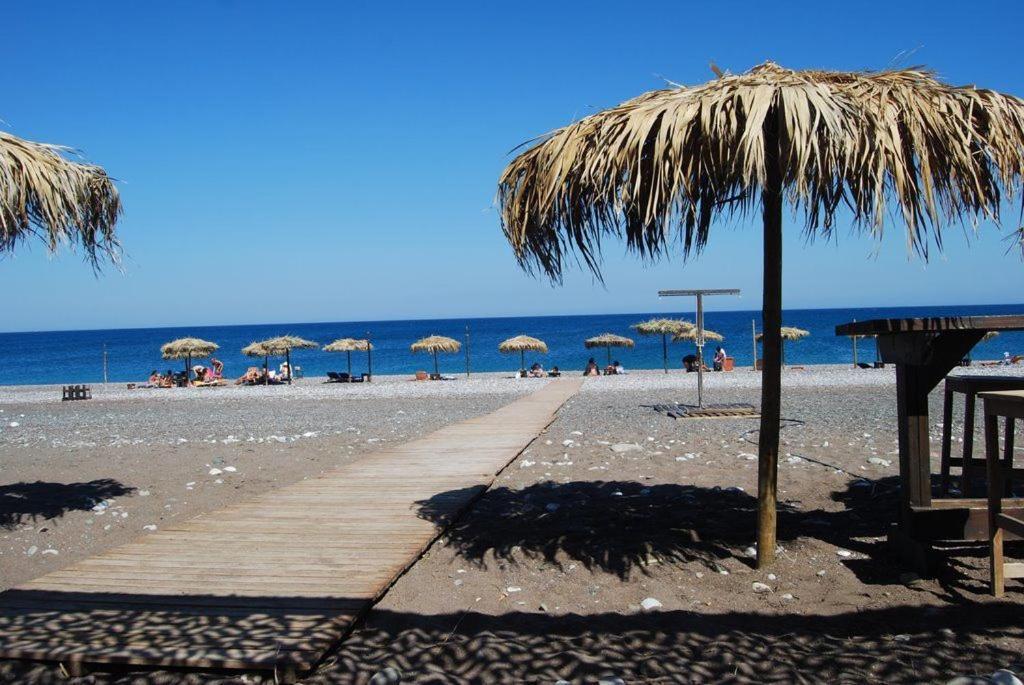 Cristelia Seafront & Pool Villa Лакания Экстерьер фото