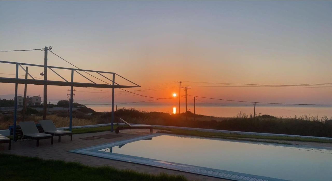 Cristelia Seafront & Pool Villa Лакания Экстерьер фото