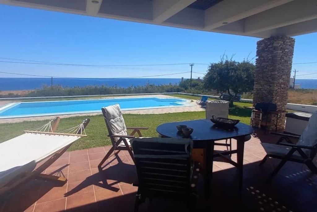 Cristelia Seafront & Pool Villa Лакания Экстерьер фото
